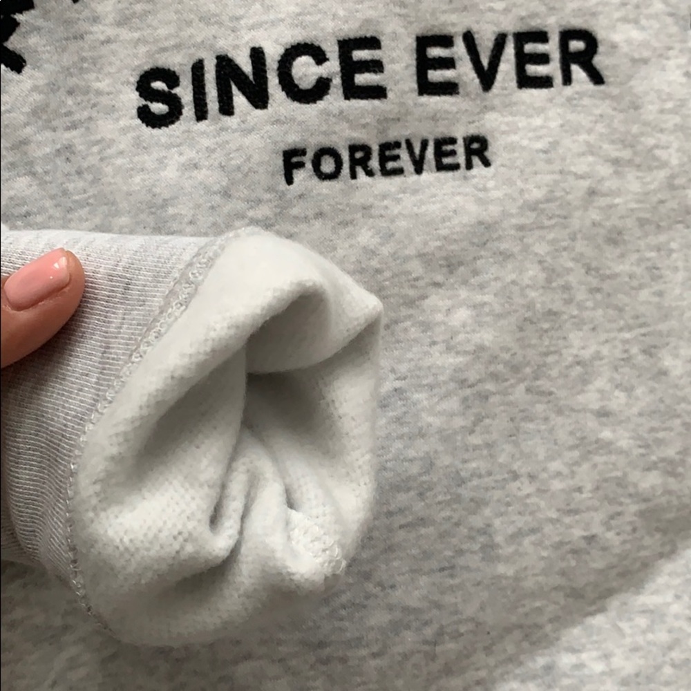 H&M light gray pull over - Picture 5 of 5
